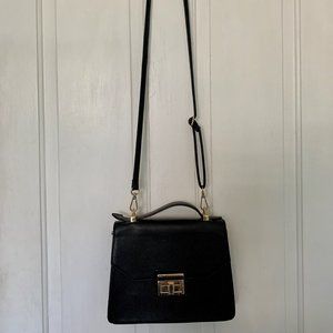 Black shoulder bag
